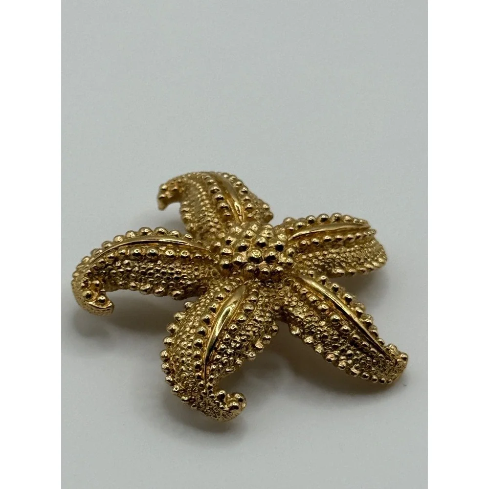 Vintage Monet Brooch Gold Tone Starfish Sea Life Beach Theme Pin